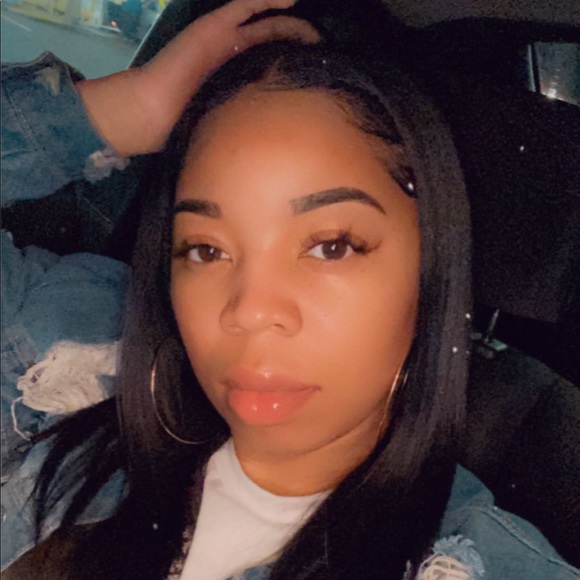 Meet your Posher, Donique - Picture 1 of 1